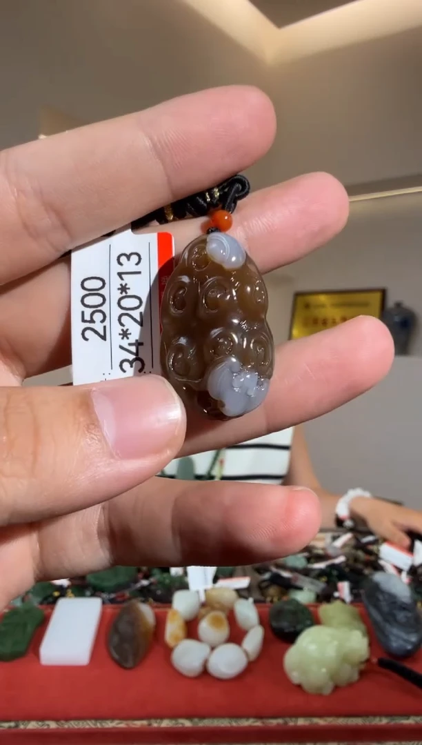 和田玉未镶嵌颈饰1