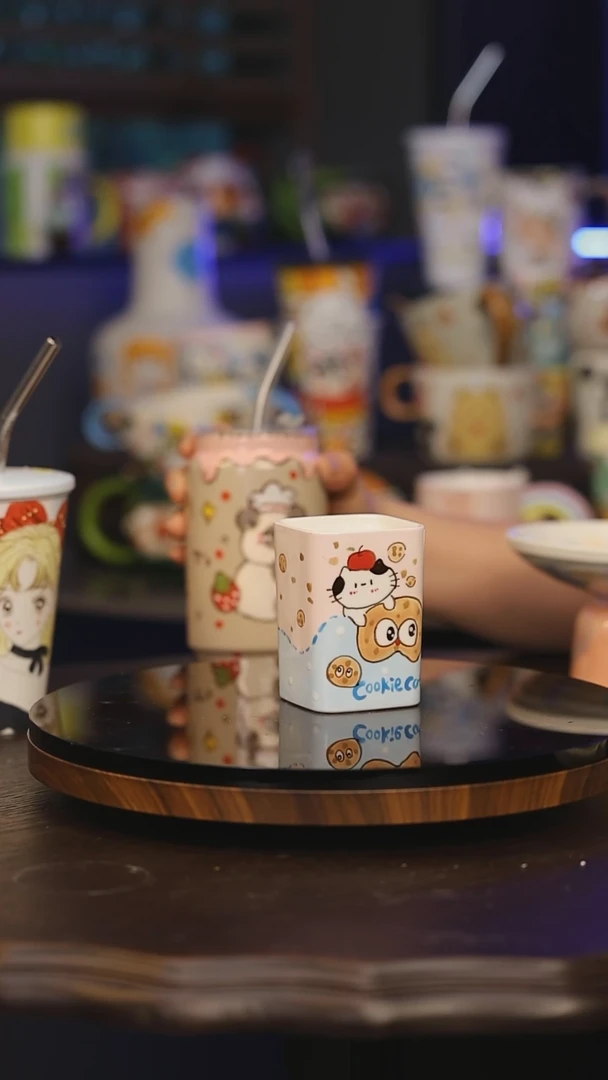 【闪购商品】摆件景德镇釉下彩绘设计师款式陶瓷
