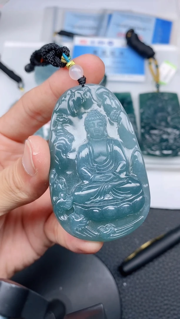 颈饰未镶嵌翡翠