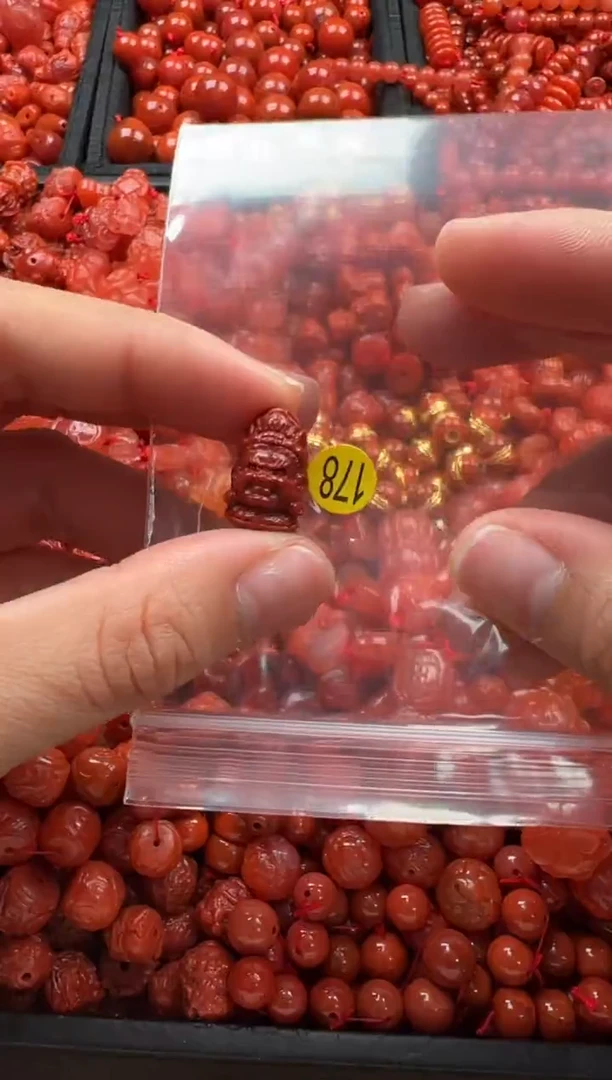 【闪购商品】南红玛瑙颈饰未镶嵌1