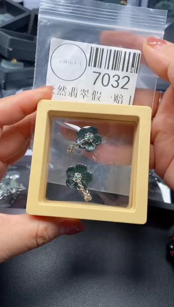 吊坠(不含链)未镶嵌翡翠7032