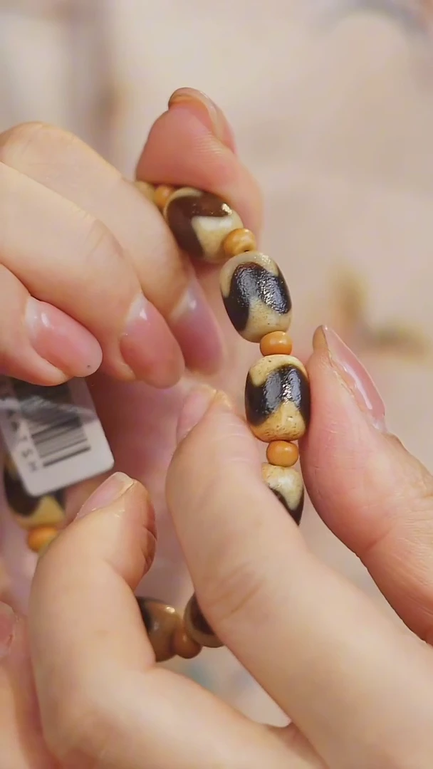 【闪购商品】玛瑙/玉髓手串未镶嵌多样性发其一（牙黄阵阵）