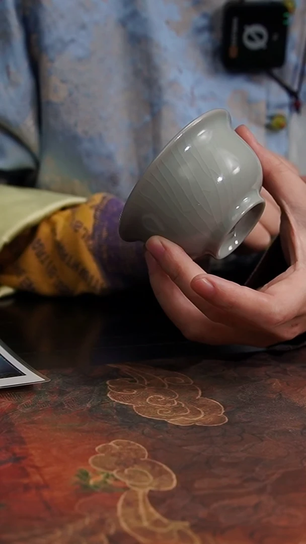 摆件纯手工清凉寺原矿釉月白釉压手杯