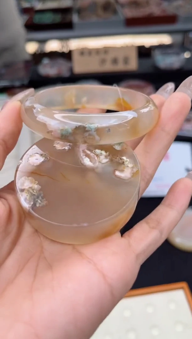 【闪购商品】石英质玉手镯未镶嵌54圈口（赠品镯心）3608092