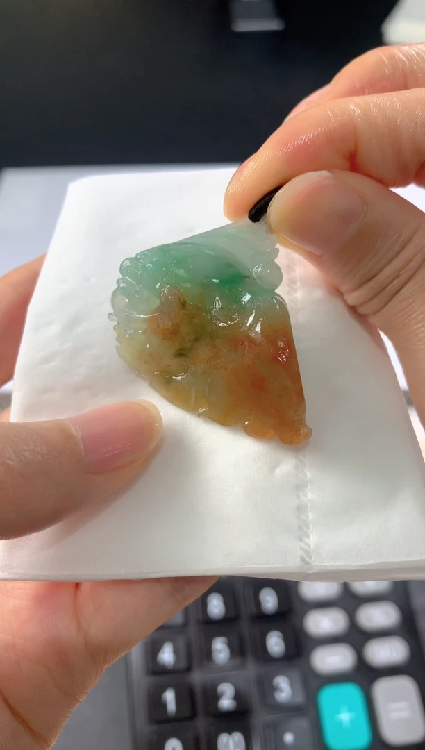 未镶嵌定制翡翠千**妖毛货抛光