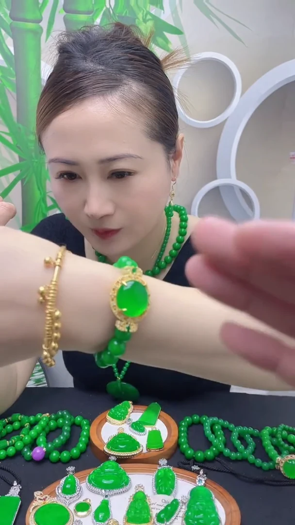 14K金镶嵌手链翡翠C153
