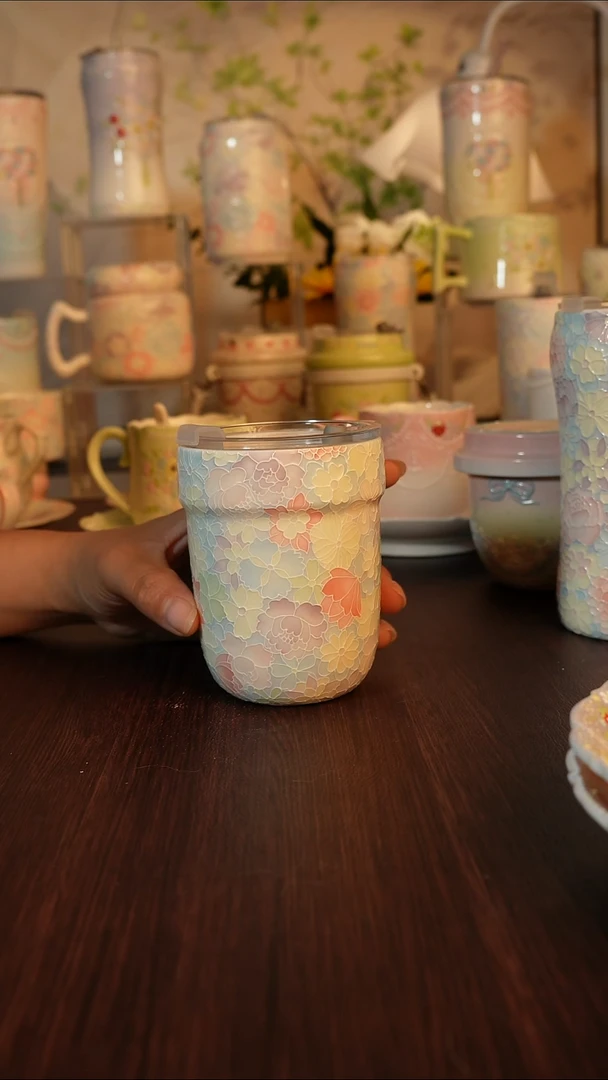 景德镇手绘的杯子