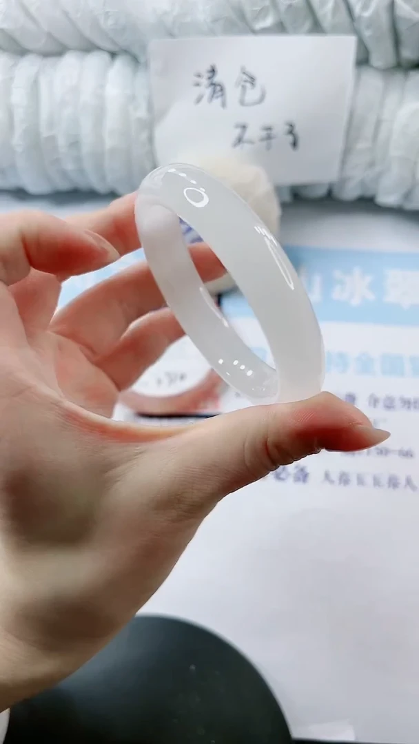 【闪购商品】石英质玉手镯未镶嵌多样性发货V311