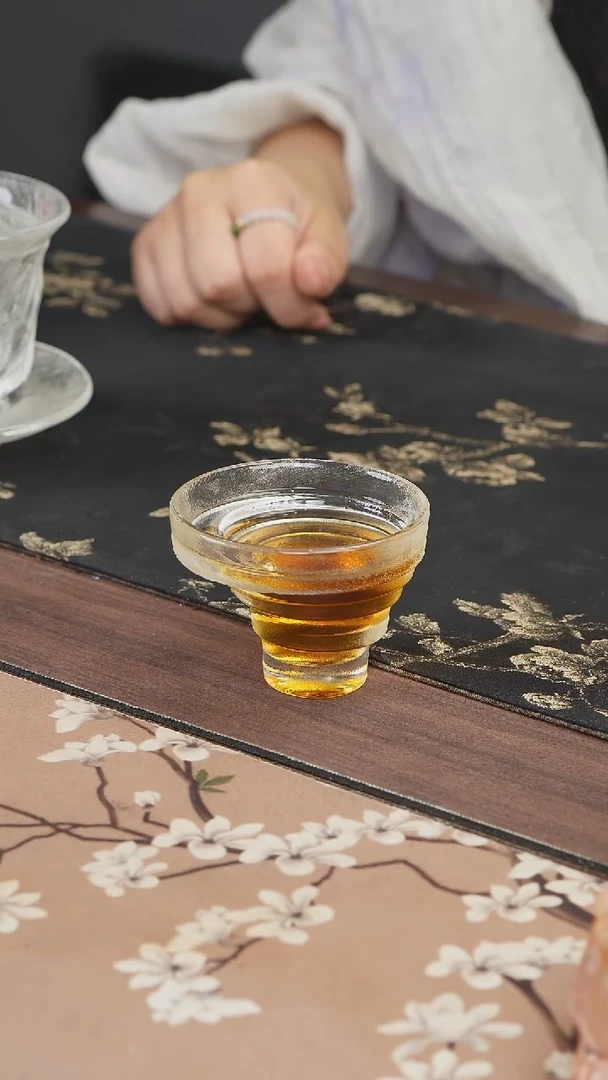 手工艺品琉璃原矿水晶螺纹主人杯