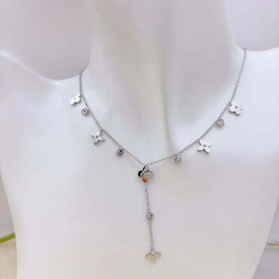 钛钢项链 【Kiss娜】钛钢4425甜美钢色老花加锆流苏项链