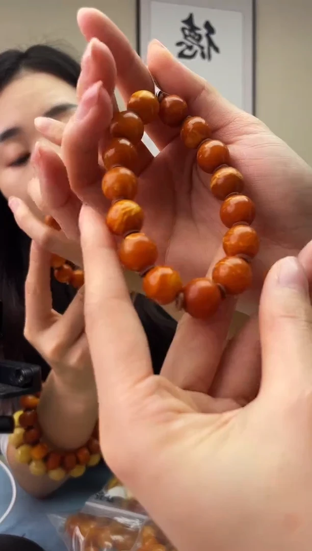 琥珀未镶嵌珠宝奇石T020 13微瑕假一罚十，多样性发一件