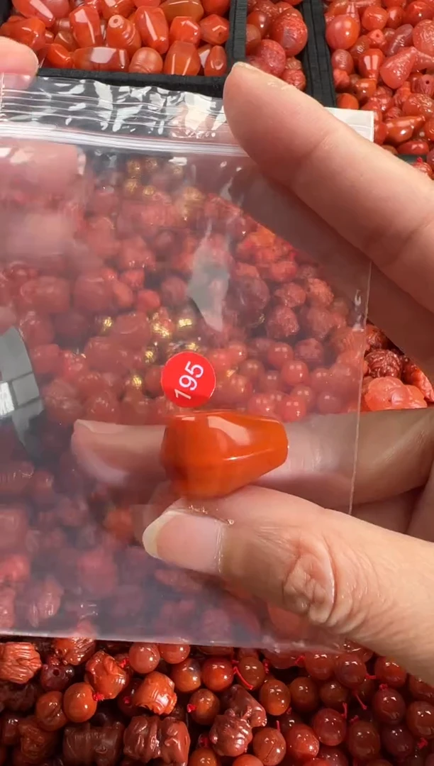 【闪购商品】南红玛瑙颈饰未镶嵌1
