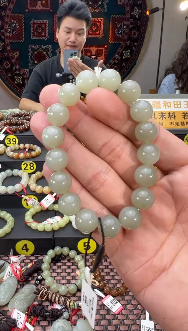 未镶嵌手串和田玉且末料青白玉手串卡12