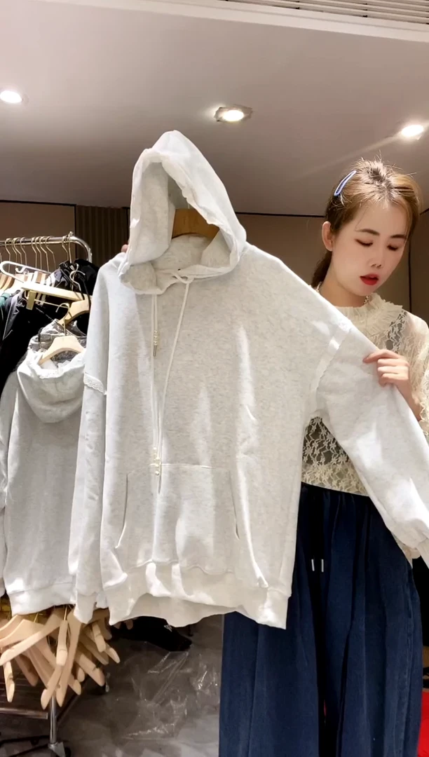 浅灰色珍珠帽蕾丝