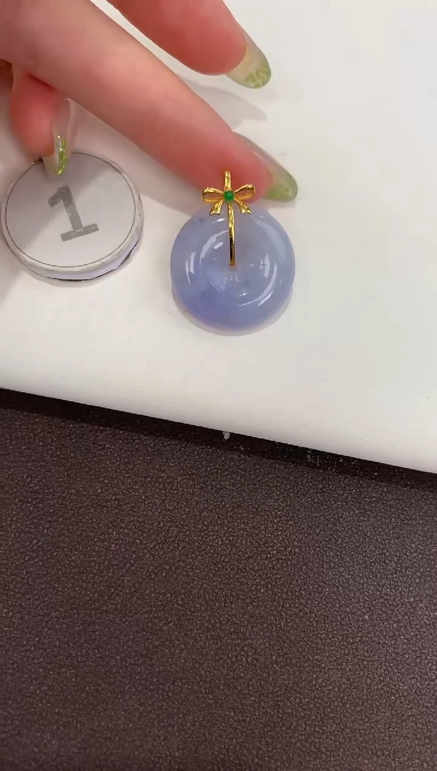 颈饰18K金镶嵌翡翠天然缅甸a货翡翠