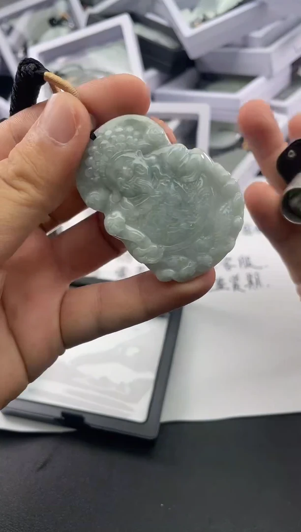 翡翠未镶嵌颈饰..../8/15/ 155