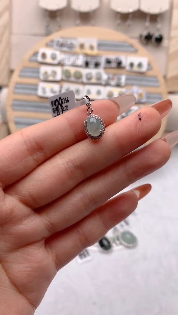 【闪购商品】翡翠吊坠(不含链)银S925镶嵌3奥