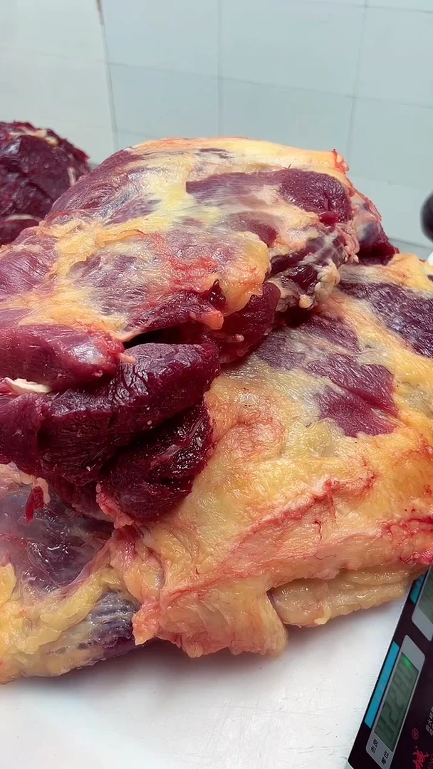 中国大陆12个月食用农产品雅*牛腿肉24斤