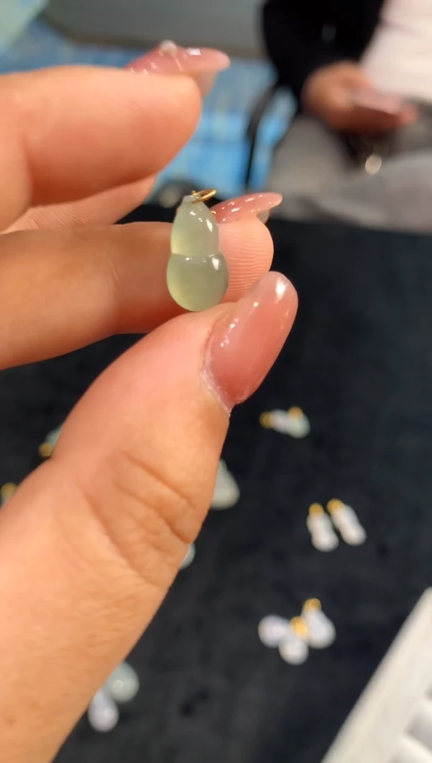 【闪购商品】翡翠吊坠(不含链)18K金镶嵌041 lad