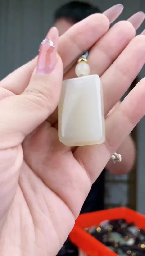 和田玉未镶嵌挂件拍一发一，多样性发货！