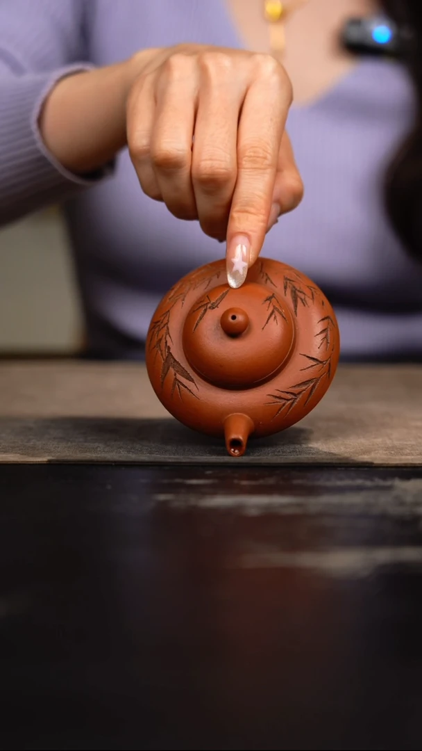 茶壶紫砂老段泥刻绘合欢