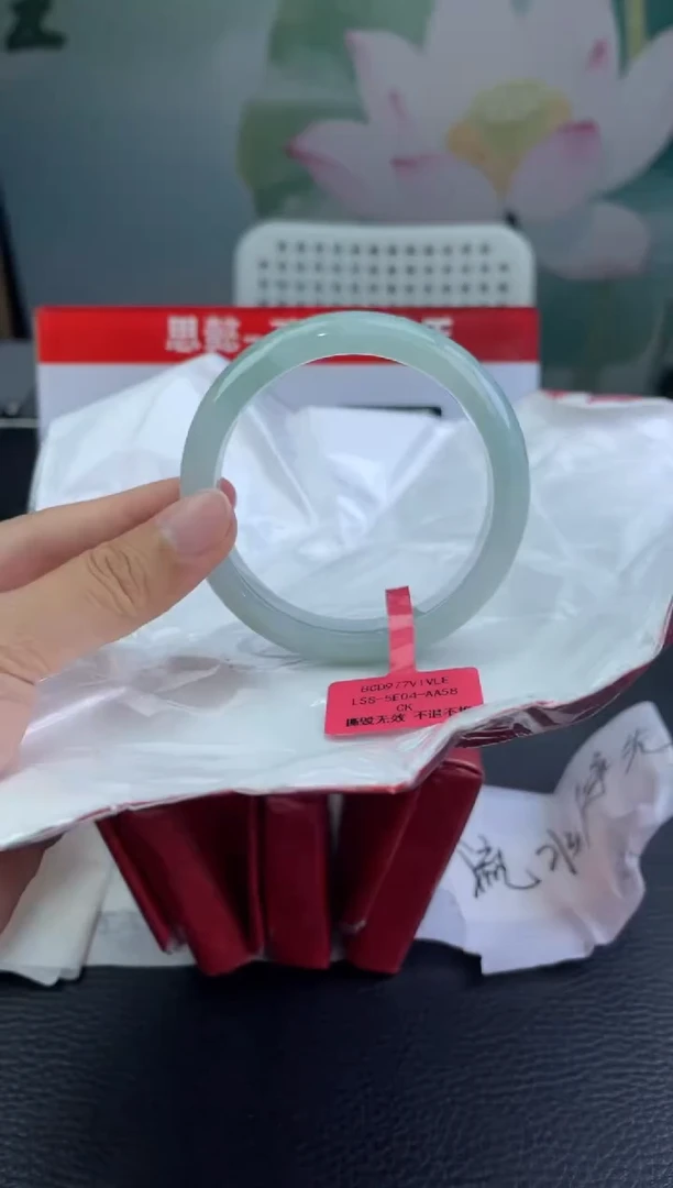翡翠手镯未镶嵌6