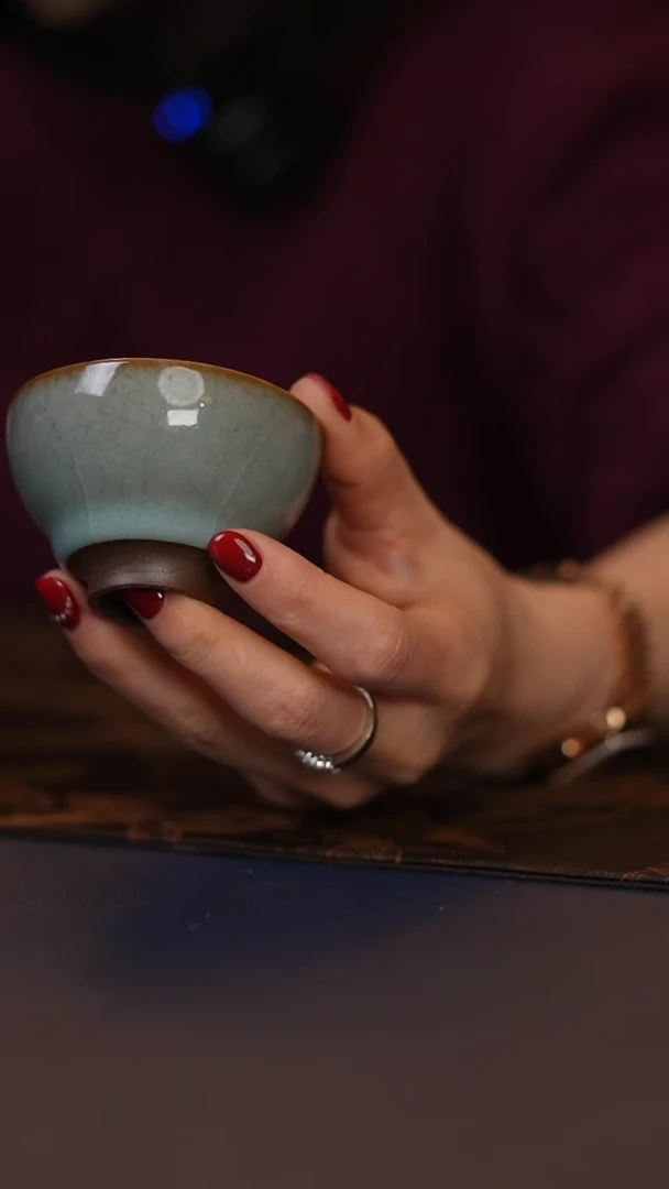 【闪购商品】青瓷圆折小杯青瓷圆折小杯