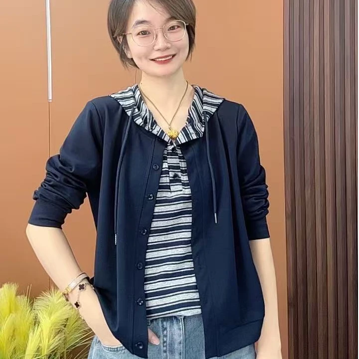 秋季新款时尚显瘦条纹连帽卫衣女士休闲假两件减龄长袖上衣Q8001