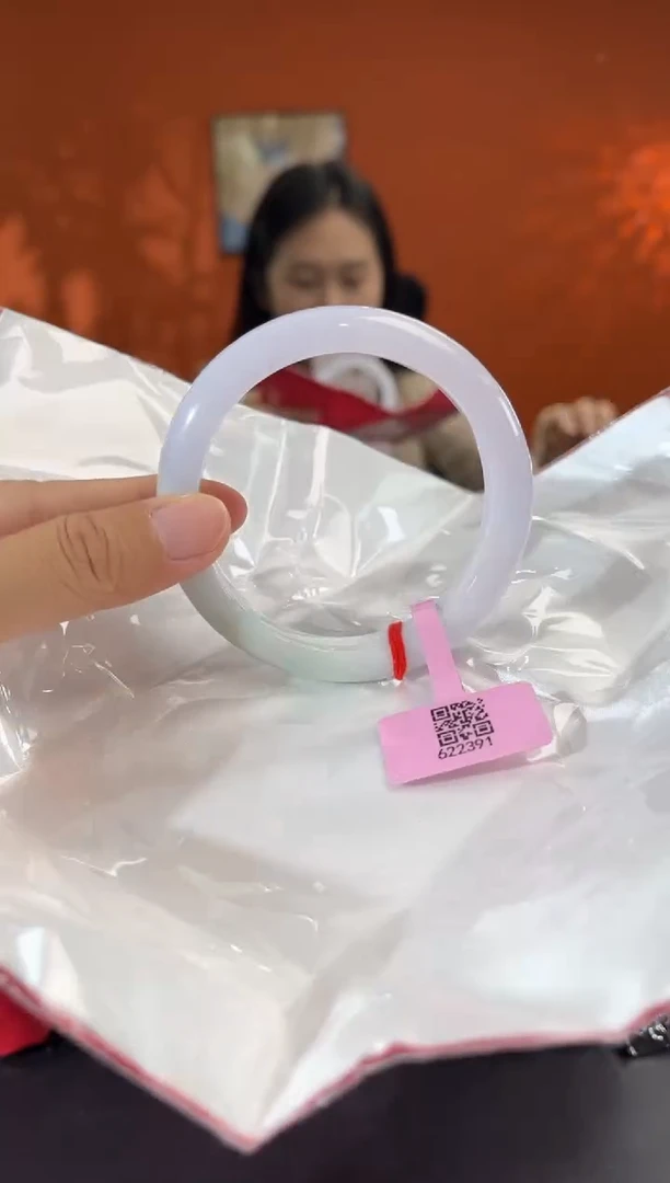 未镶嵌手镯翡翠1    58.2   5758