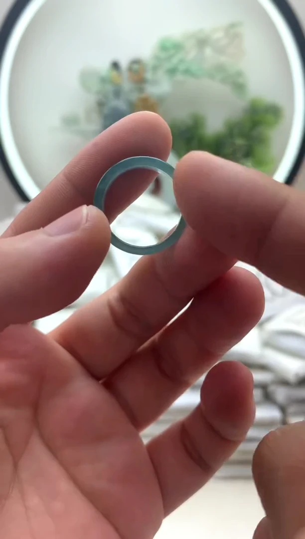 颈饰未镶嵌翡翠戒圈