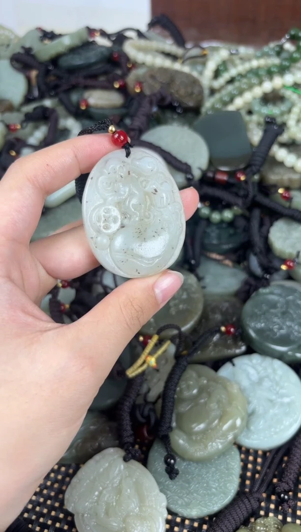 【闪购商品】和田玉颈饰未镶嵌1