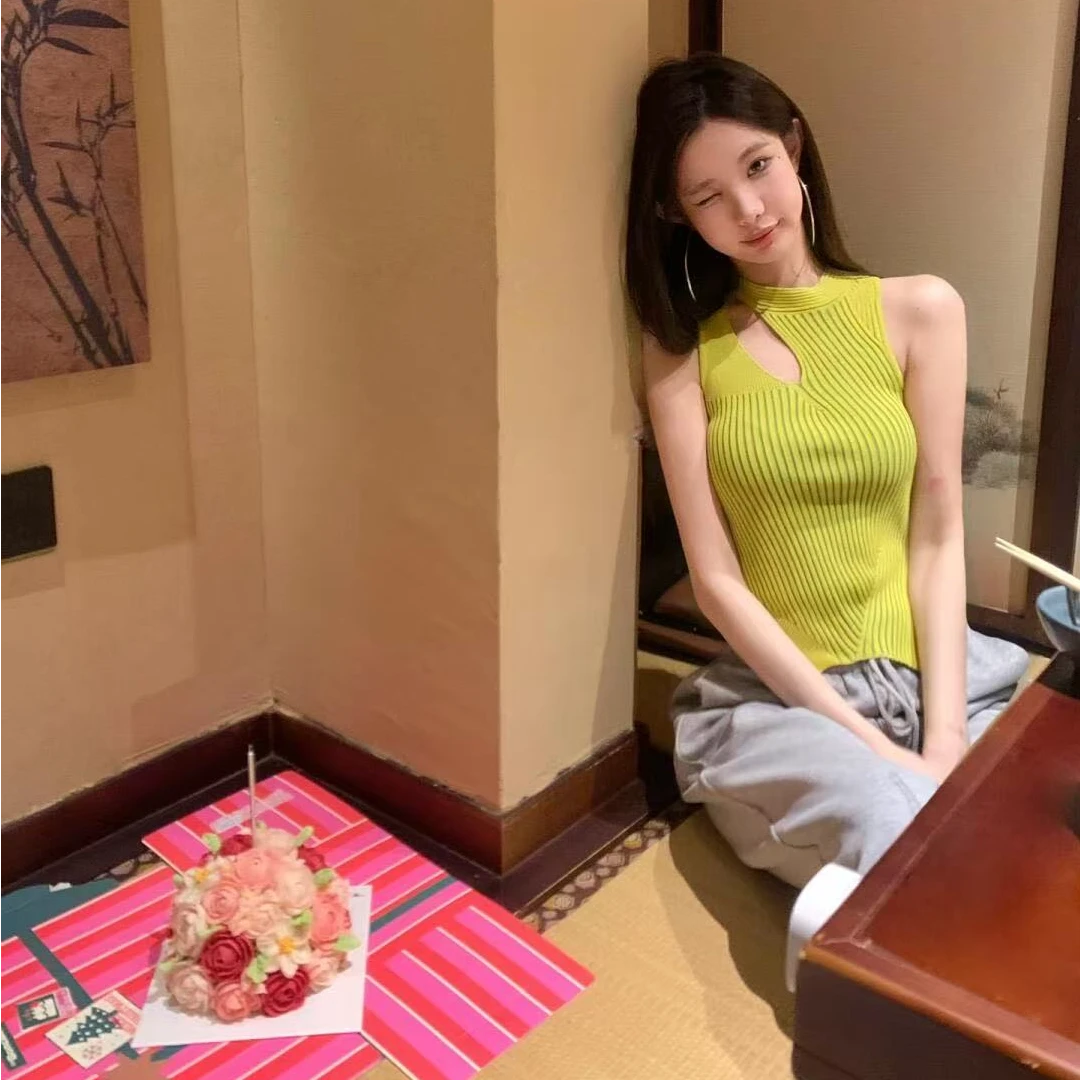 韩式气质女神2025春季新款小众设计不规则百搭上衣搭高腰显瘦裤子