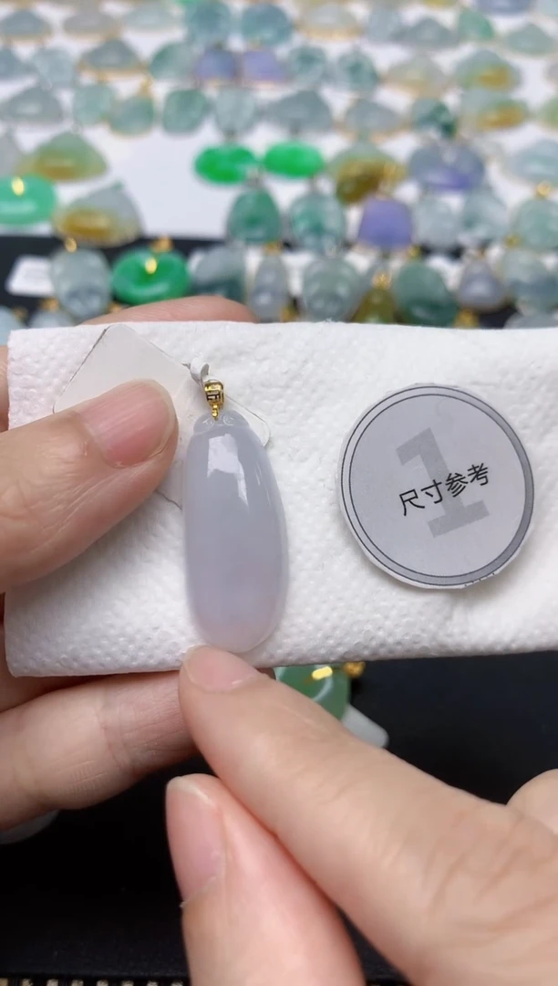 翡翠18K金镶嵌颈饰天然缅甸A货翡翠