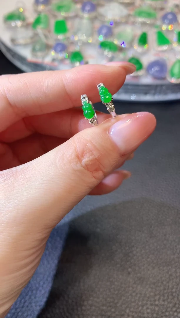 【闪购商品】翡翠耳饰18K金镶嵌A9 多样性发货一件