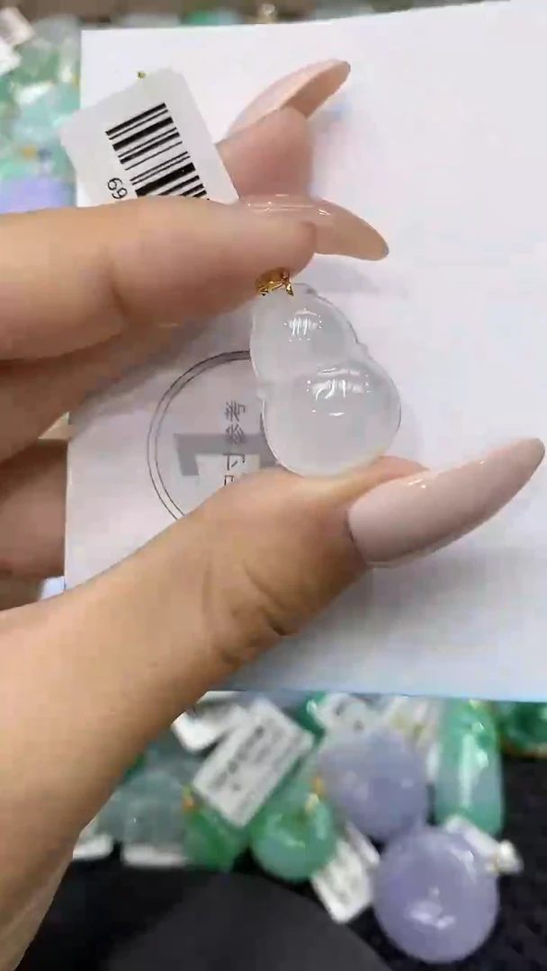 颈饰18K金镶嵌翡翠111111111111