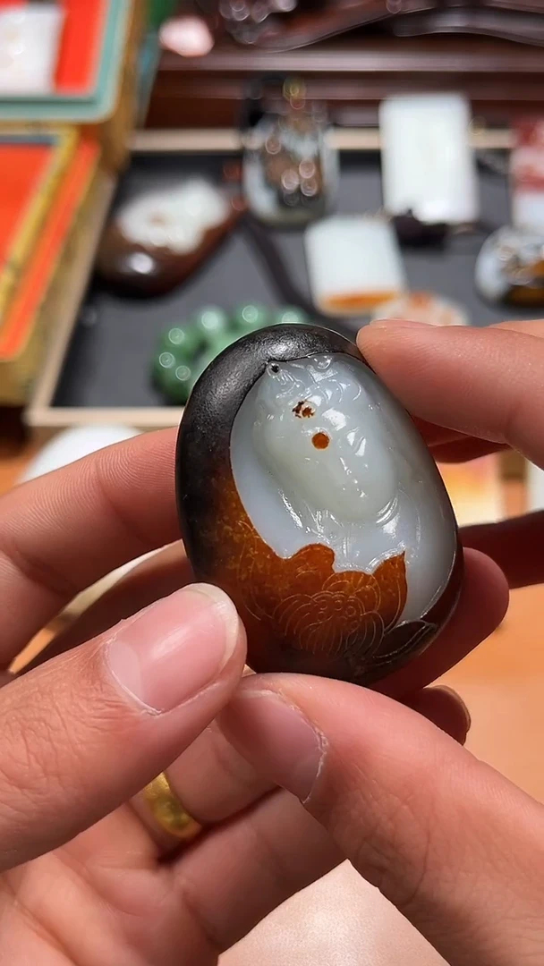 未镶嵌和田玉挂件乡**。和田玉