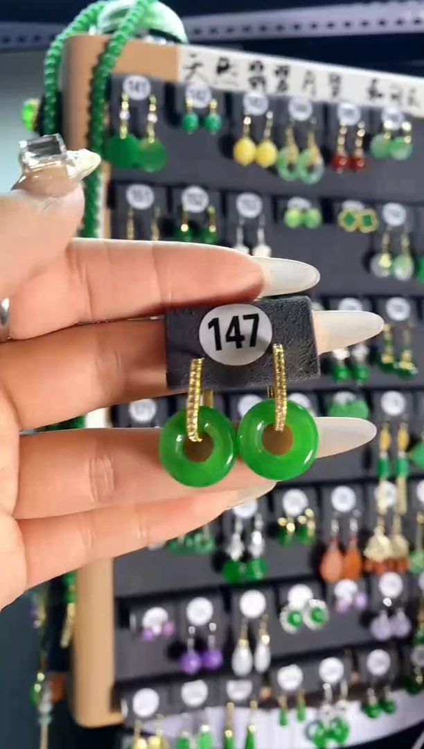 【闪购商品】翡翠颈饰银S925镶嵌147...