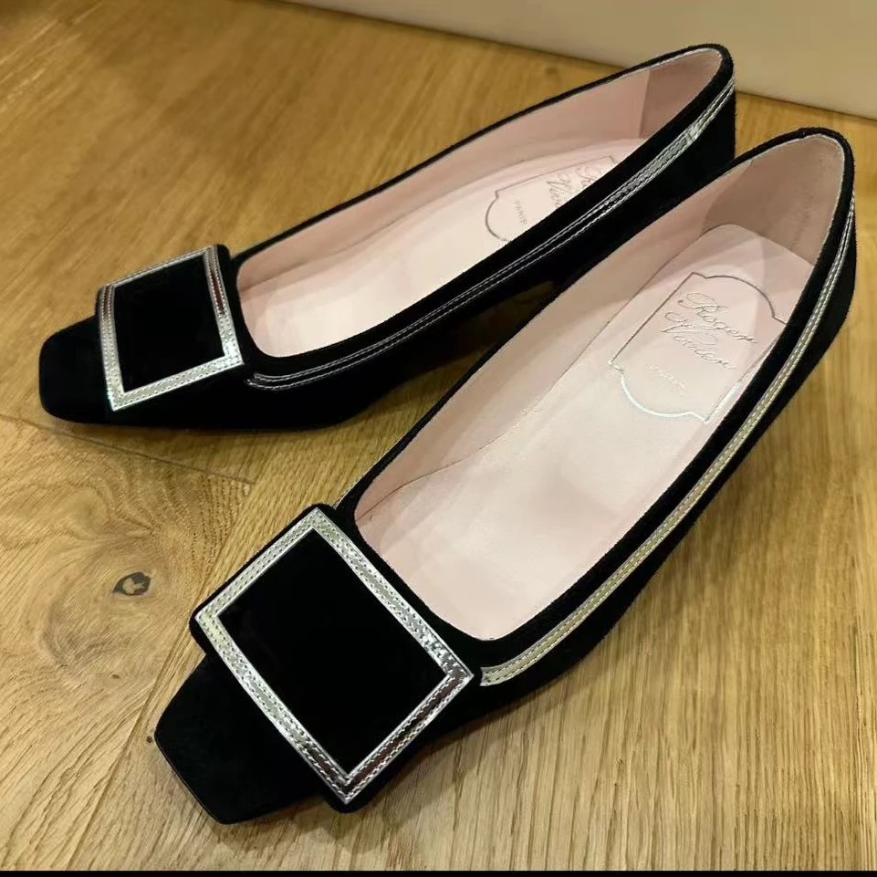 99新 Roger Vivier/罗杰·维威耶 黑色绒面方扣高跟鞋 36.5