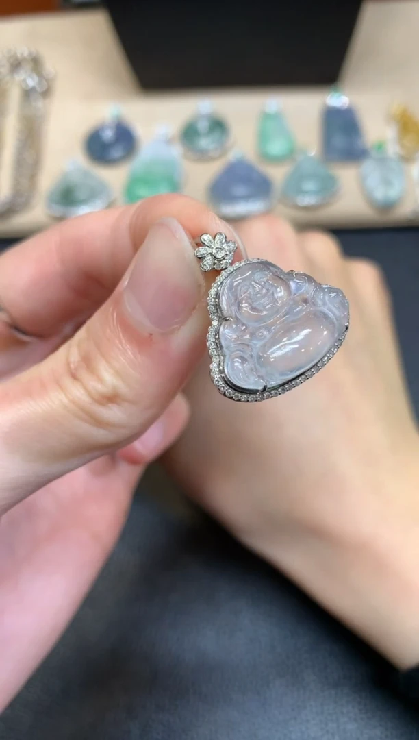 【闪购商品】翡翠颈饰18K金镶嵌佛公【无服务费】