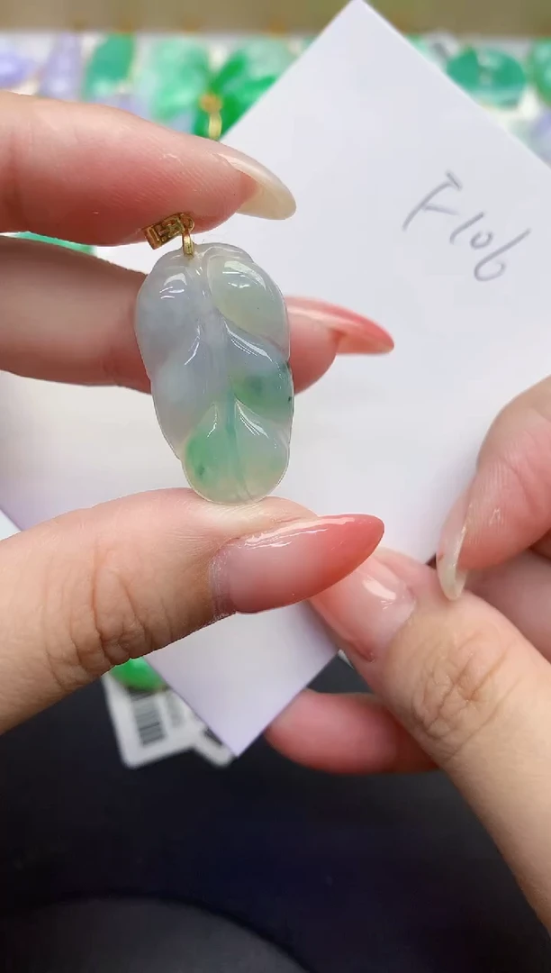 翡翠未镶嵌颈饰缅甸天然翡翠A货