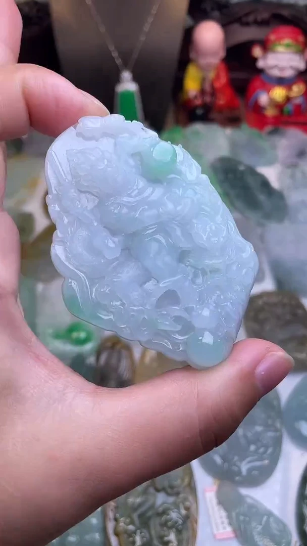 颈饰未镶嵌翡翠不动明王