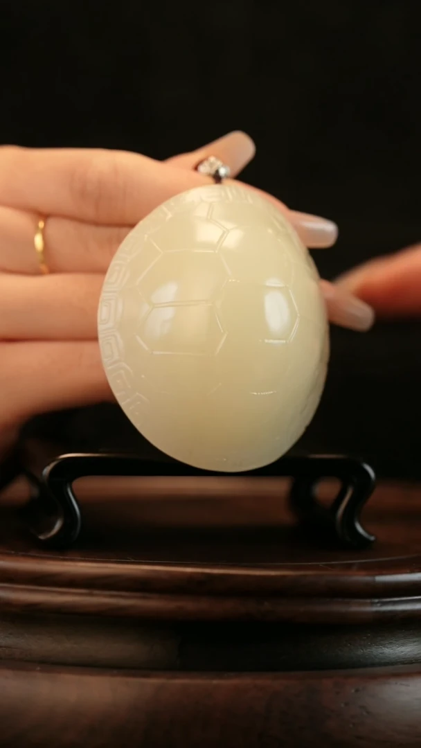 云南石竹叶青雕刻：博古富甲天下