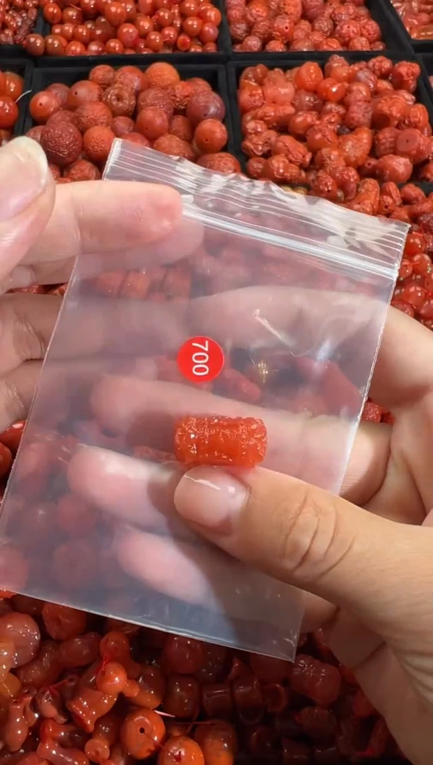 南红玛瑙未镶嵌颈饰1