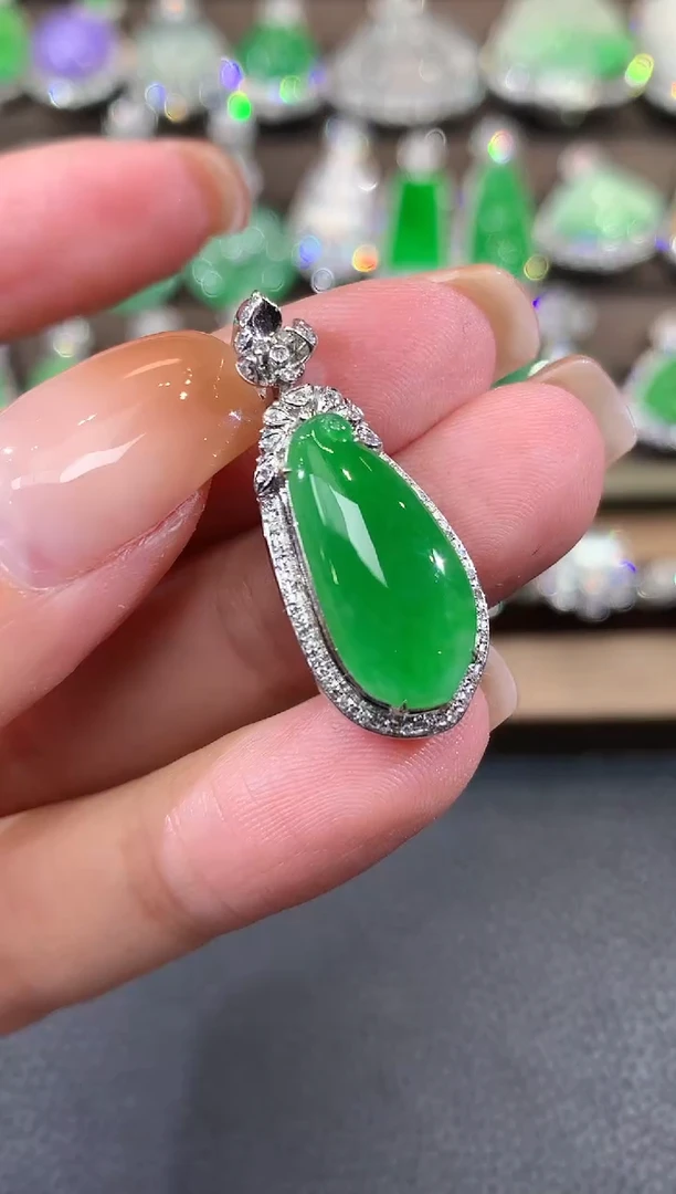 吊坠(不含链)18K金镶嵌翡翠C31