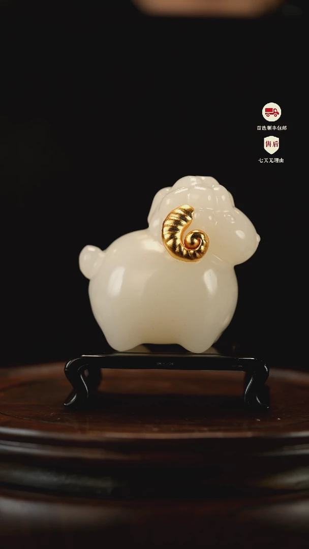 云南石荔枝白雕刻：喜气洋洋摆件