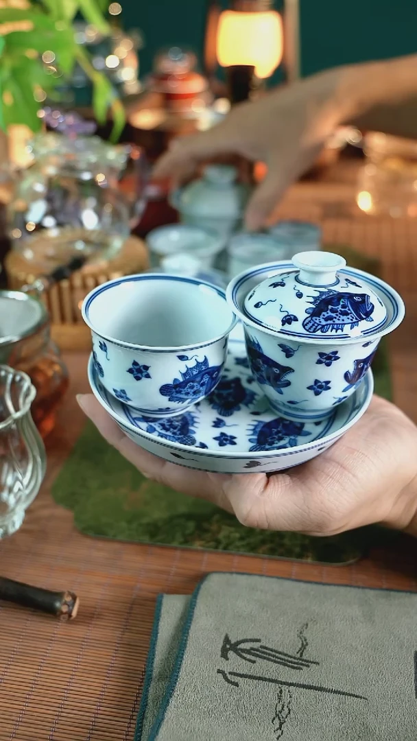景德镇手工手绘鳜鱼盖碗1个 炉式杯1个 壶承1个