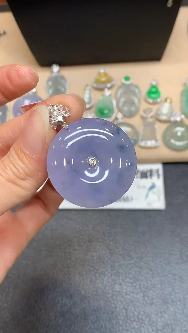 颈饰18K金镶嵌翡翠平安扣【无服务费