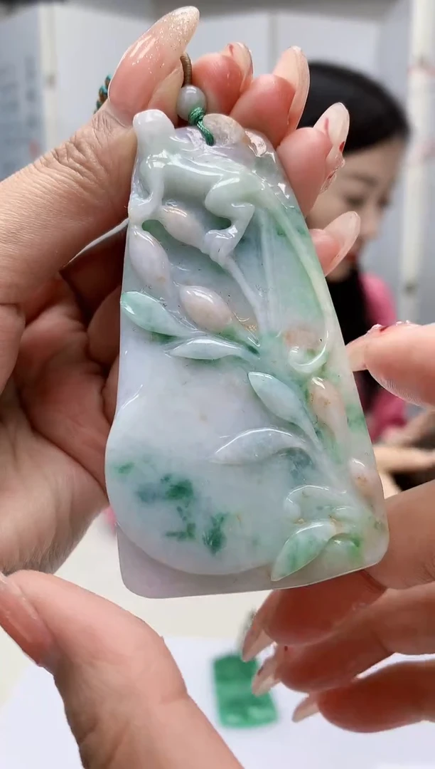 【闪购商品】定制翡翠未镶嵌4852MM-毛货挂件76