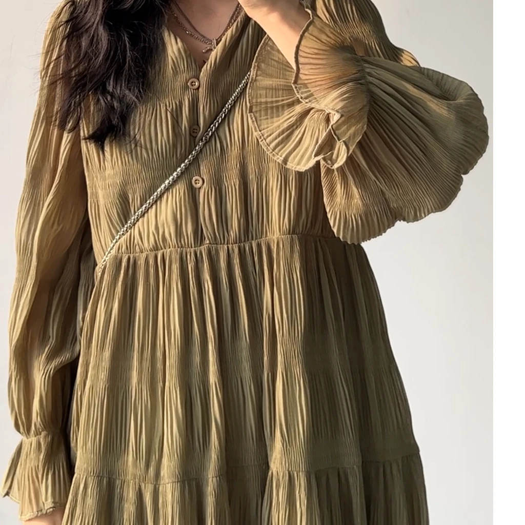 蓝羽老板娘 温柔气质肌理感压褶拼接连衣裙女