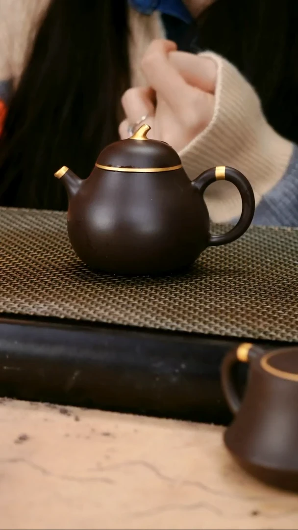 茶壶紫砂四号井茄皮紫泥描金最新款茄瓜160cc